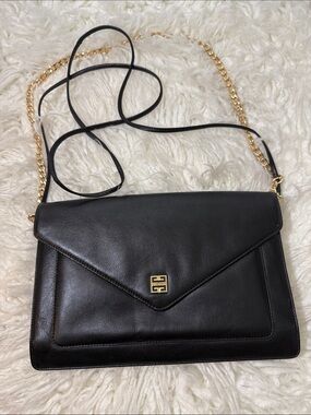 Givenchy Noir en Cuir Black Envelope Leather Shoulder / crossbody  Bag sm